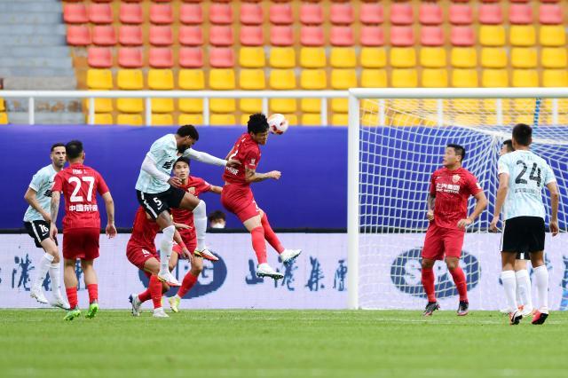 178体育直播在线观看免费-【中超】徐新染红布鲁诺致胜 海港0比1首负武汉长江