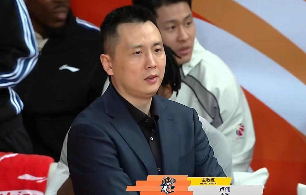 178体育直播在线观看免费-上海男篮30分大胜,弗格36分大爆发,邹阳空砍18分6篮板4抢断!