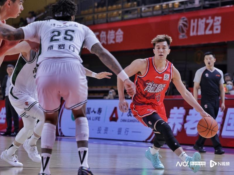 178直播-郭艾伦复出广州男篮战胜南京队，徐昕：他对我们非常有帮助
