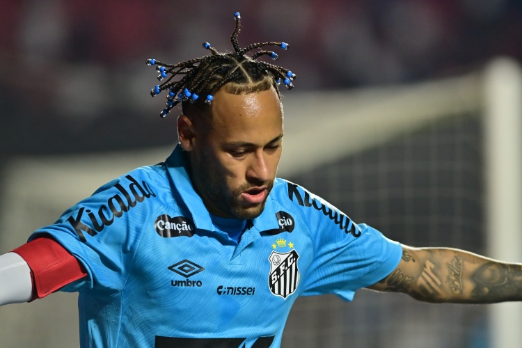 178体育-桑托斯主帅:内马尔不会随队出征南美杯,他将继续进行康复训练